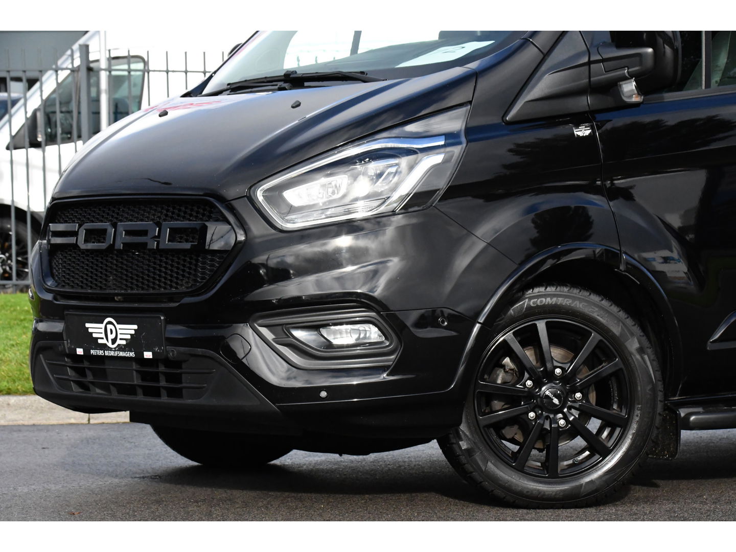 Ford Transit Custom 320 2.0 TDCI L2H1 Tourneo Adaptieve Cruise, 8 Persoons, Camera, 185pk, Carplay, Xenon, Leder, Full Options!