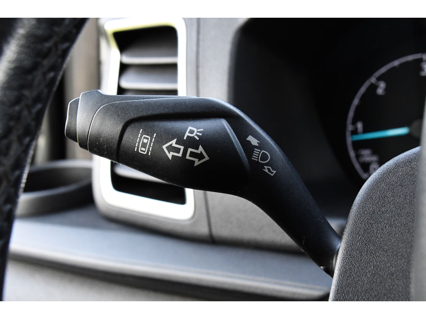 Ford Transit Custom 2.0 TDCI L1H1 Sport DC Camera, Cruise, Carplay, 170pk, Automaat, Leder, Trekhaak, Stoelverwarming, NAVI, Uniek!