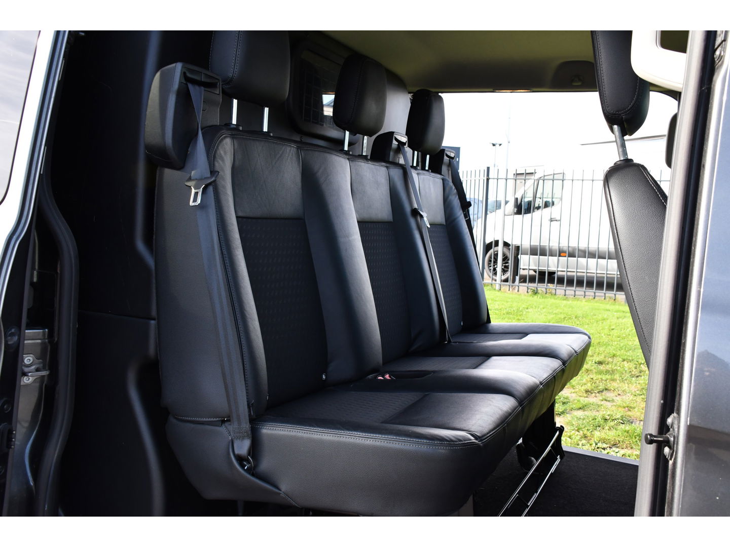 Ford Transit Custom 2.0 TDCI L1H1 Sport DC Camera, Cruise, Carplay, 170pk, Automaat, Leder, Trekhaak, Stoelverwarming, NAVI, Uniek!