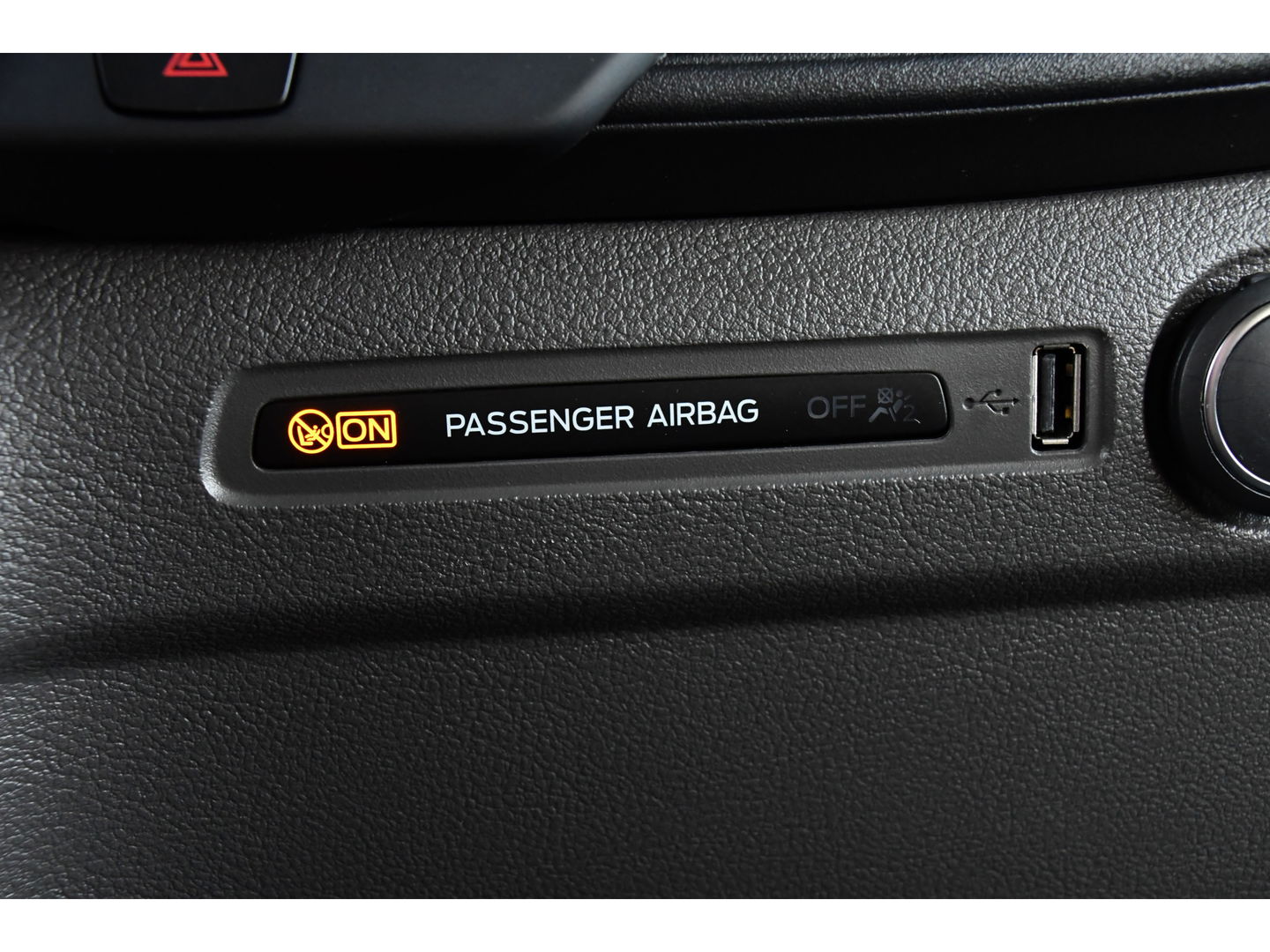 Ford Transit Custom 2.0 TDCI L1H1 Sport DC Camera, Cruise, Carplay, 170pk, Automaat, Leder, Trekhaak, Stoelverwarming, NAVI, Uniek!