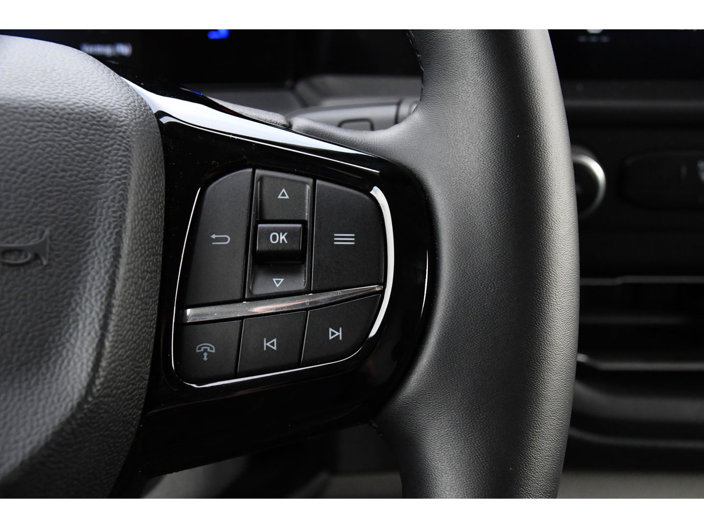 Ford E-Transit Cust. 340 L2H1 Limited 65 kWh DEMO, Virtual, Adaptieve Cruise, Camera, Carplay, Stoelverwarming, LED, 218pk, NAVI, Uniek!