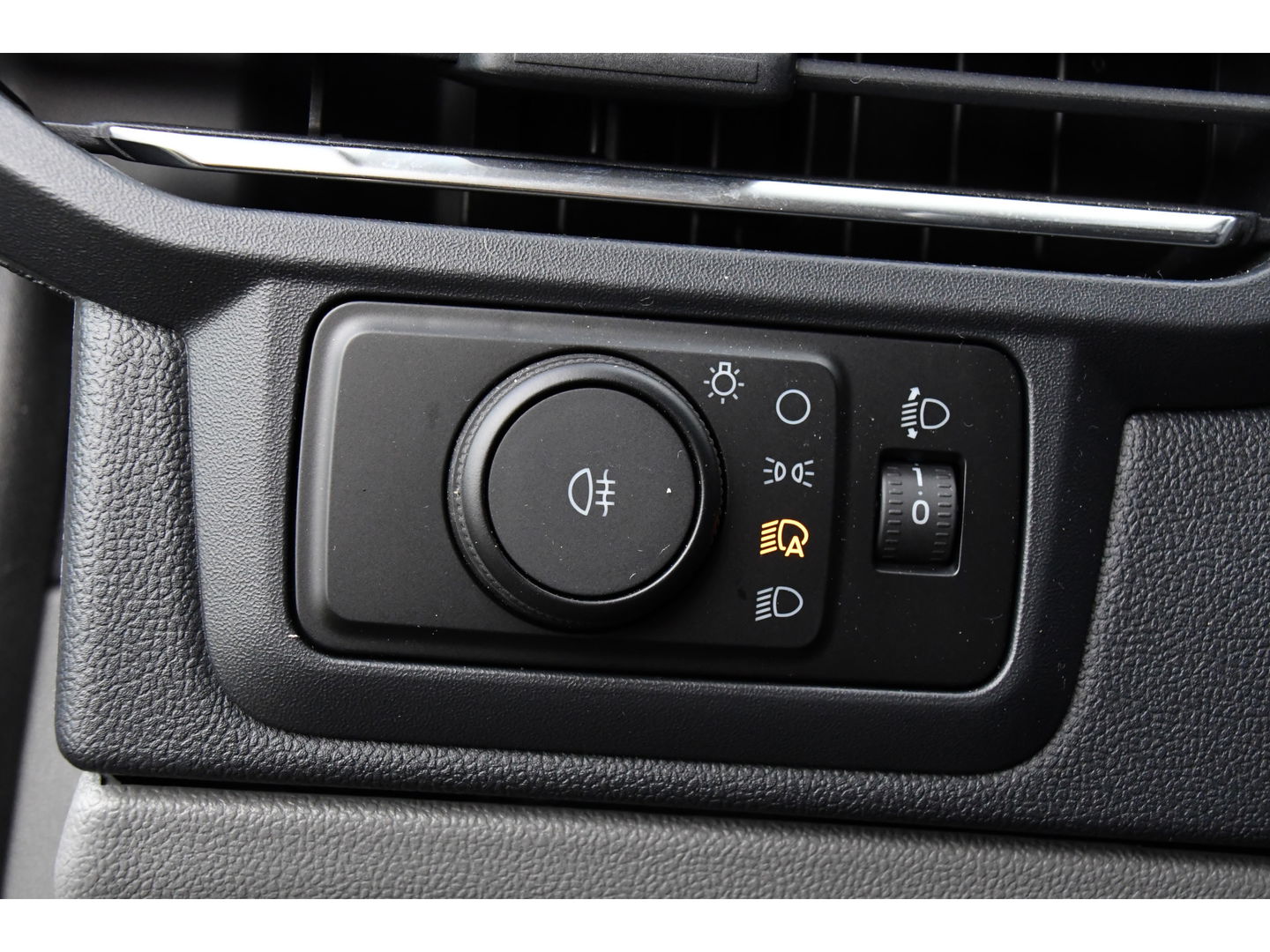 Ford E-Transit Cust. 340 L2H1 Limited 65 kWh DEMO, Virtual, Adaptieve Cruise, Camera, Carplay, Stoelverwarming, LED, 218pk, NAVI, Uniek!