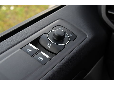 Ford E-Transit Cust. 340 L2H1 Limited 65 kWh DEMO, Virtual, Adaptieve Cruise, Camera, Carplay, Stoelverwarming, LED, 218pk, NAVI, Uniek!