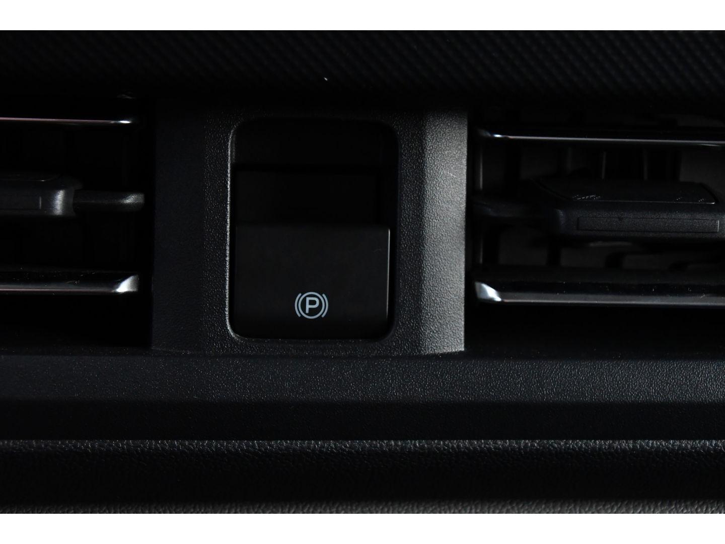 Ford E-Transit Cust. 340 L2H1 Limited 65 kWh DEMO, Virtual, Adaptieve Cruise, Camera, Carplay, Stoelverwarming, LED, 218pk, NAVI, Uniek!