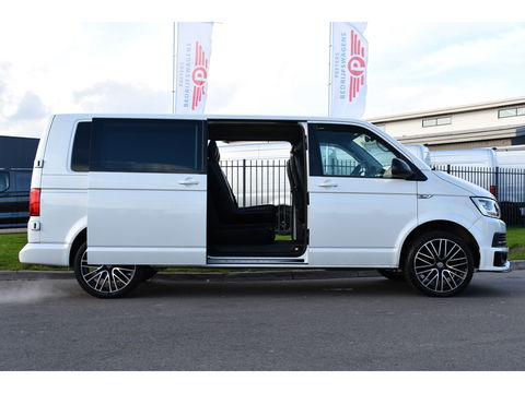 Volkswagen Transporter 2.0 TDI L2H1 DC Bulli Adaptieve Cruise, Carplay, EURO 6, Sensoren, Leder, LED, Automaat, Multimedia, Trekhaak, 2 x Schuifdeur, Uniek!