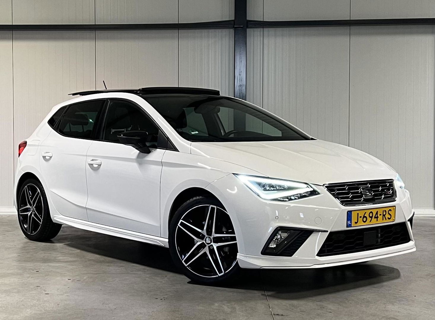 SEAT Ibiza 1.0 TSI FR Intense 116PK Pano Virtual Camera NAP