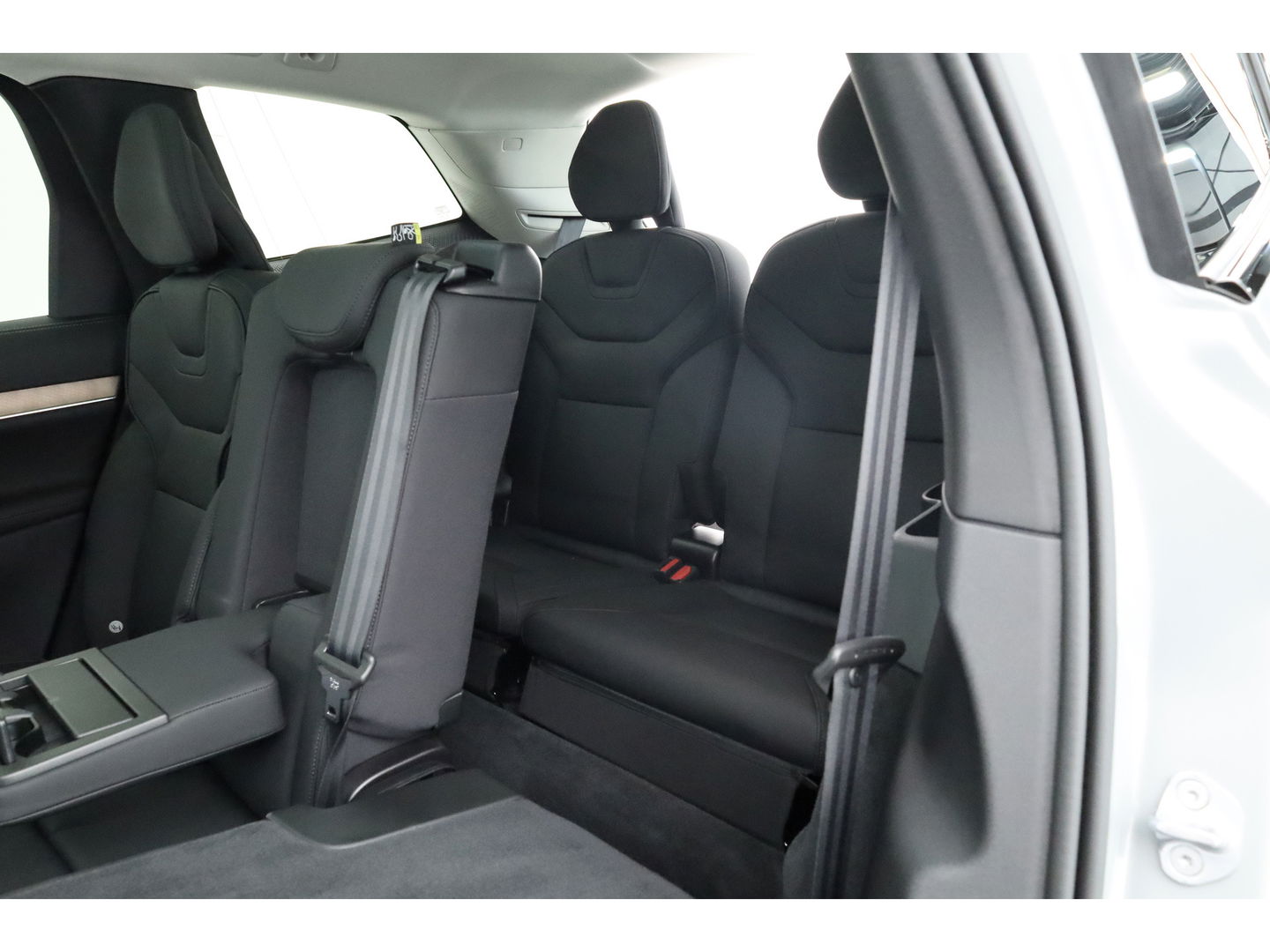 Volvo EX90 Twin Motor Plus 7p. 111 kWh | HUD | Luchtvering | Elek. Trekhaak | CarPlay | 360cam | B&W