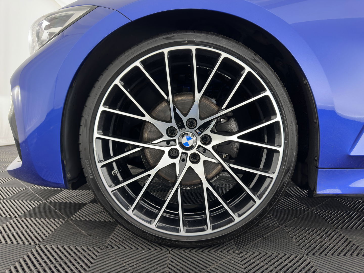 BMW 3-serie 320i High Executive M-Sportpack (INCL.BTW) *LEATHER-MICROFIBRE | FULL-LED | HEATED-SPORTSEATS | BLIND-SPOT | HIFI-SOUND | KEYLESS | NAVI-FULLMAP | ECC | PDC | CRUISE | 20''ALU*