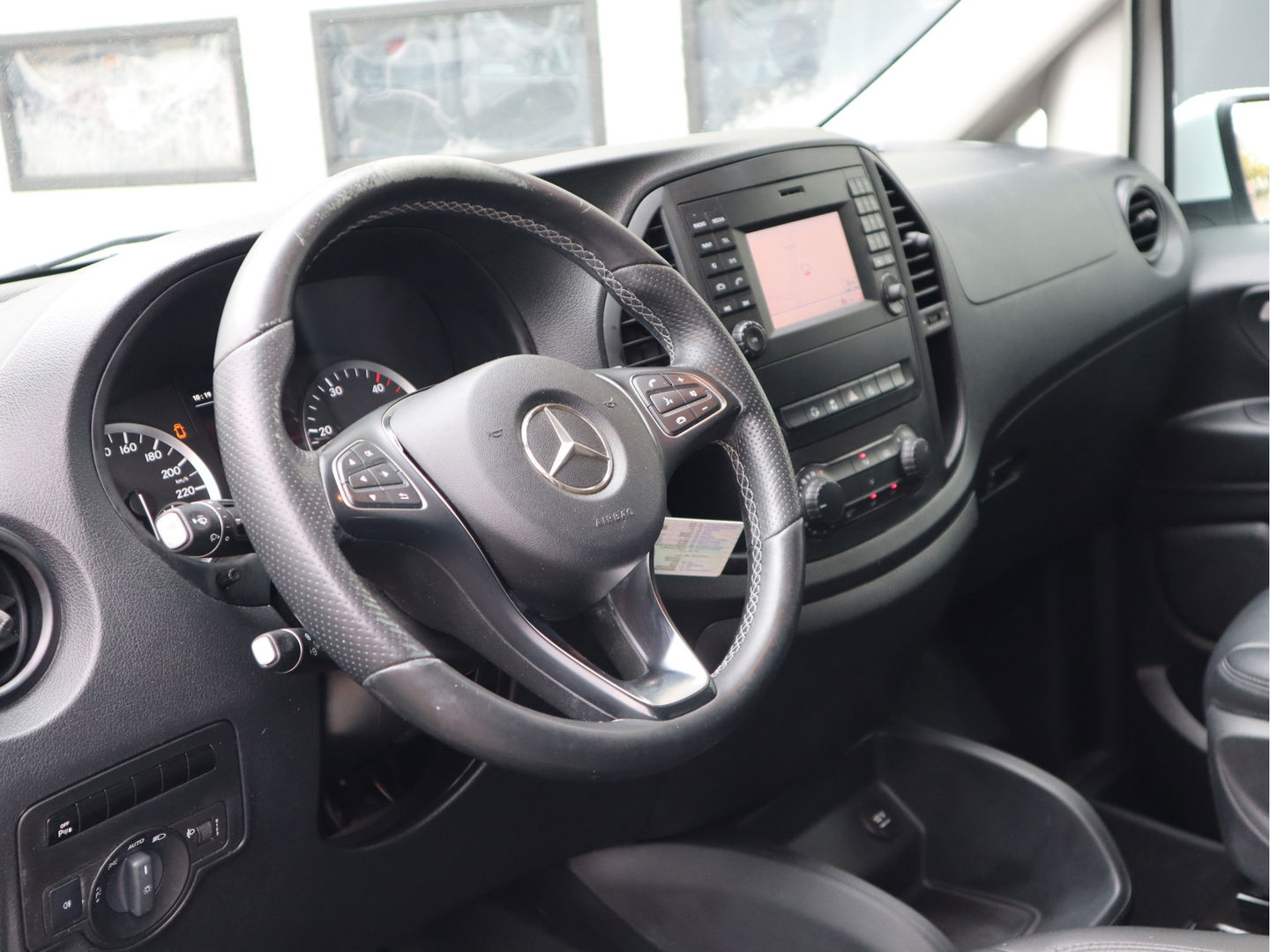 Mercedes-Benz Vito 114 CDI Automaat Lang L2 DC 5 Pers. - Camera - Cruise - Leer