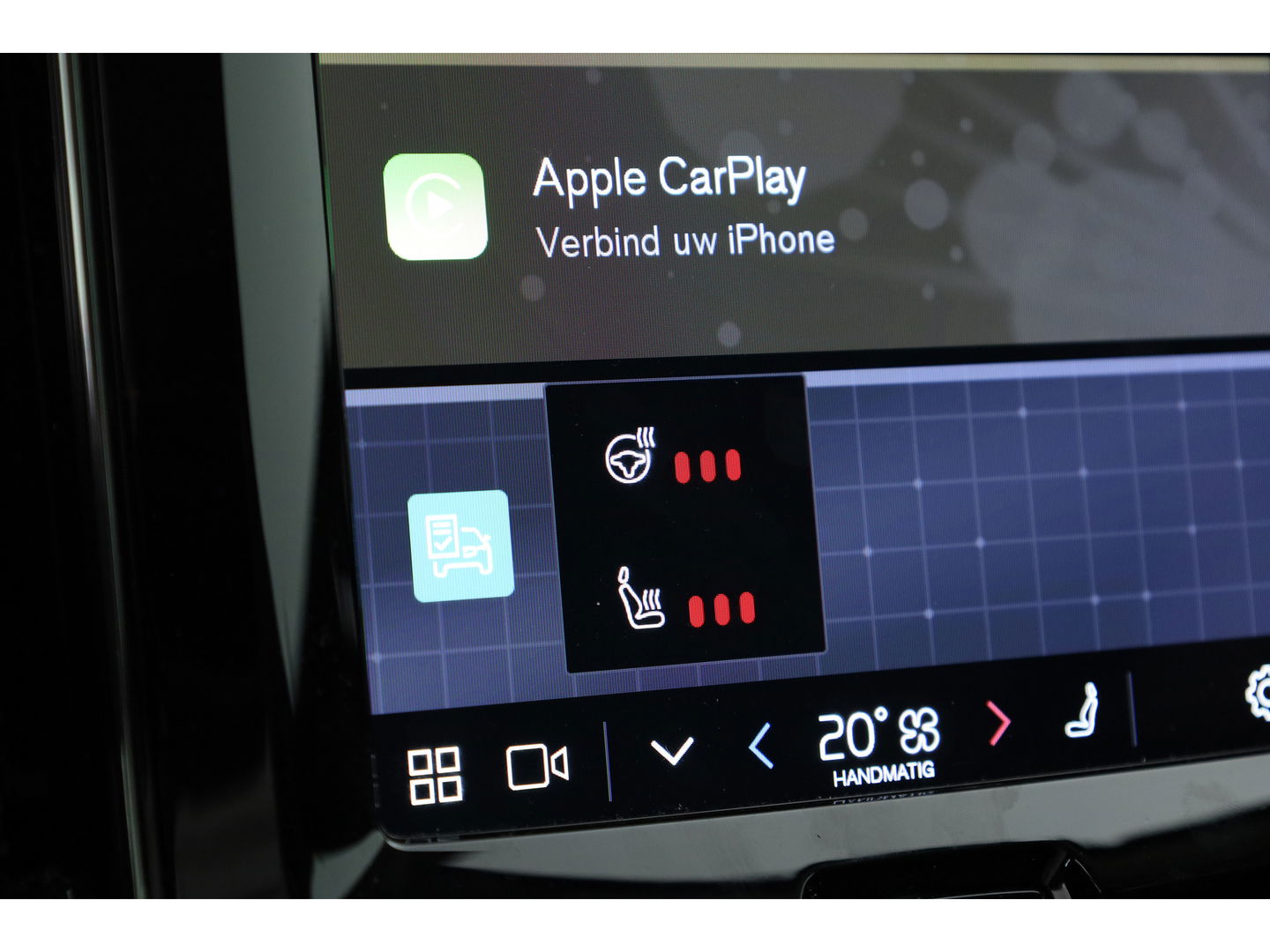 Volvo XC60 2.0 T8 Plug-in hybrid AWD Ultimate Dark | Head-up | 360 camera | Pano-dak | Stoel + stuurverw.