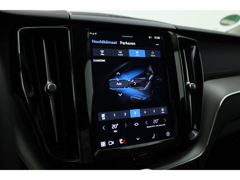 Volvo XC60 2.0 T8 Plug-in hybrid AWD Ultimate Dark | Head-up | 360 camera | Pano-dak | Stoel + stuurverw.