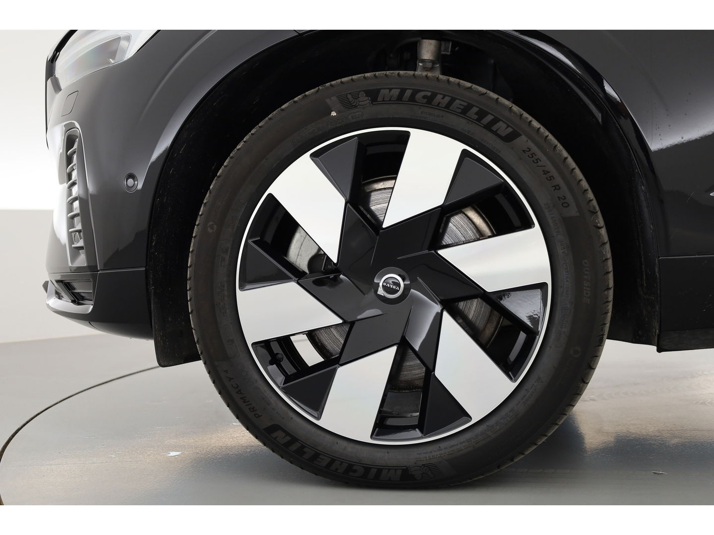 Volvo XC60 2.0 T8 Plug-in hybrid AWD Ultimate Dark | Head-up | 360 camera | Pano-dak | Stoel + stuurverw.