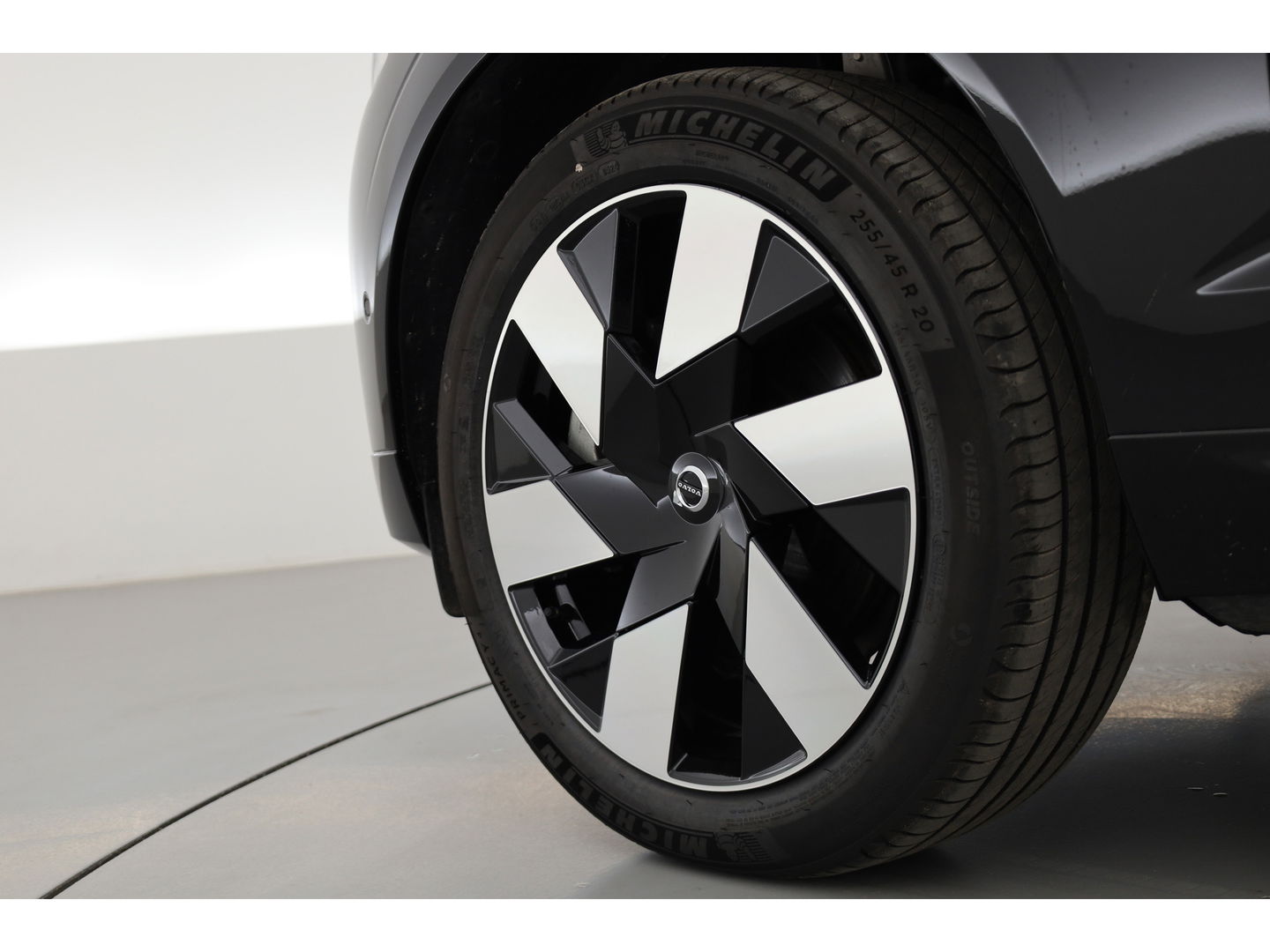 Volvo XC60 2.0 T8 Plug-in hybrid AWD Ultimate Dark | Head-up | 360 camera | Pano-dak | Stoel + stuurverw.