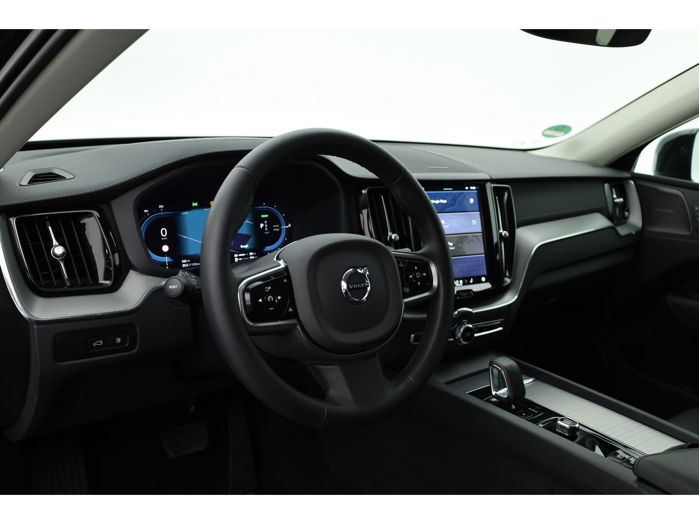 Volvo XC60 2.0 T8 Plug-in hybrid AWD Ultimate Dark | Head-up | 360 camera | Pano-dak | Stoel + stuurverw.