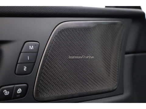 Volvo XC60 2.0 T8 Plug-in hybrid AWD Ultimate Dark | Head-up | 360 camera | Pano-dak | Stoel + stuurverw.