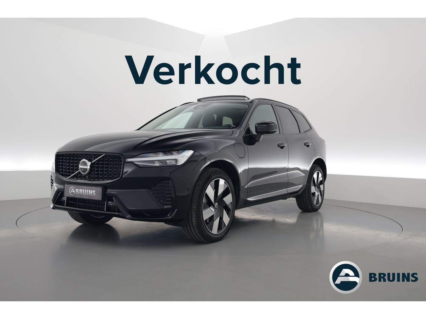 Volvo XC60 2.0 T8 Plug-in hybrid AWD Ultimate Dark | Head-up | 360 camera | Pano-dak | Stoel + stuurverw.