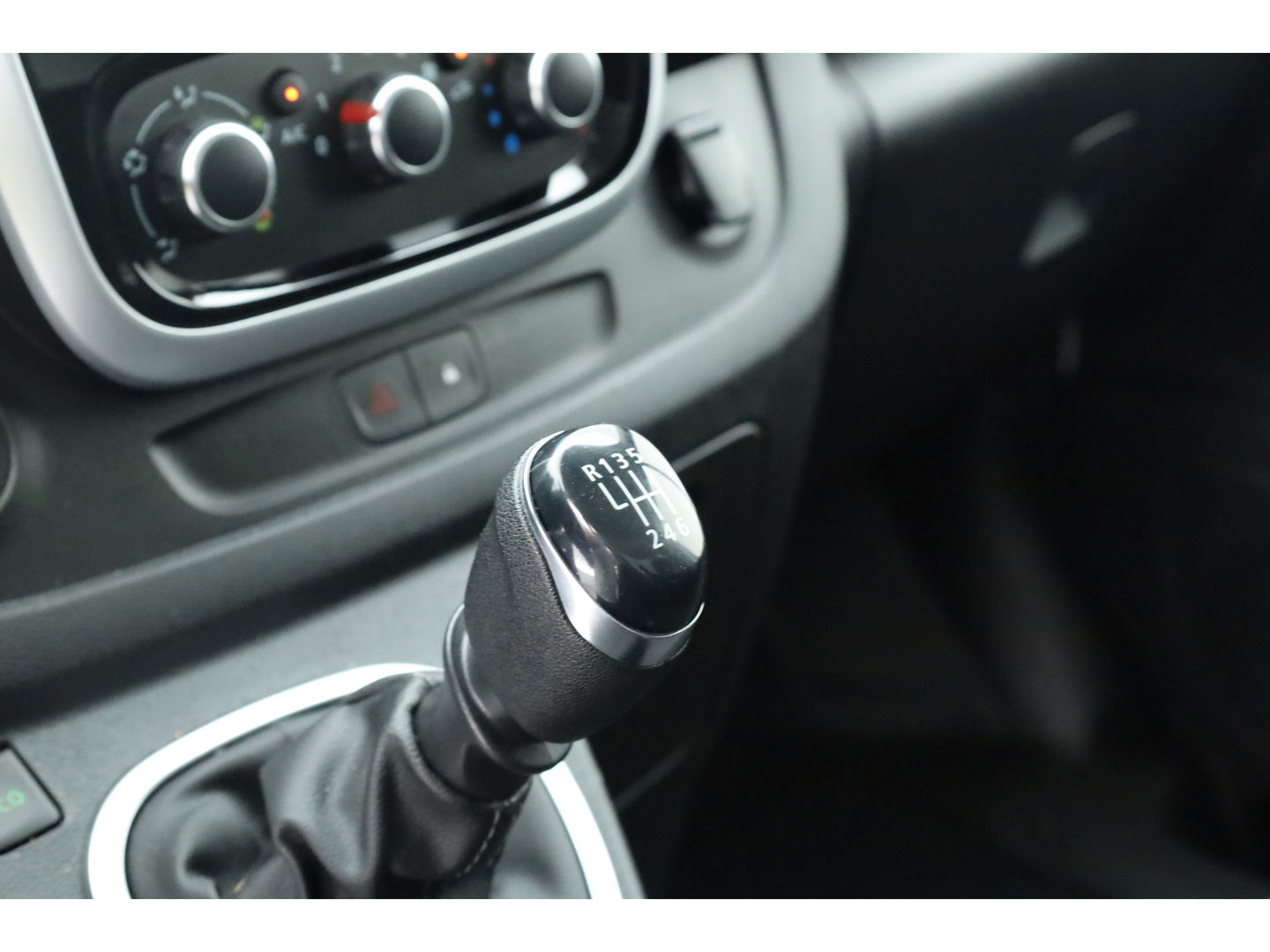 Renault Trafic 2.0 dCi 120 T29 L2H1 Comfort | Navi | Android Auto | Cruise | Airco | PDC A |