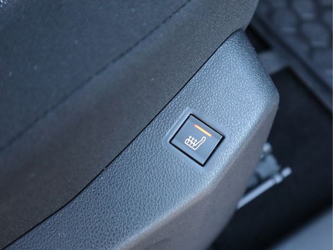 Opel Combo 1.5D 96 kw 131 pk Automaat - Trekhaak - Stoelverwarming