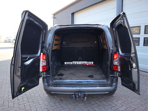 Opel Combo 1.5D 96 kw 131 pk Automaat - Trekhaak - Stoelverwarming