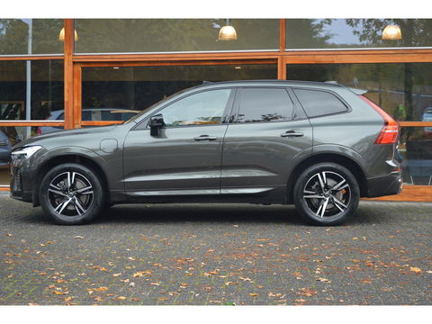 Volvo XC60 T6 Hybride Plus Dark Long Range | Camera | Stoel + Stuur Verwarming | Panormadak | BLIS |