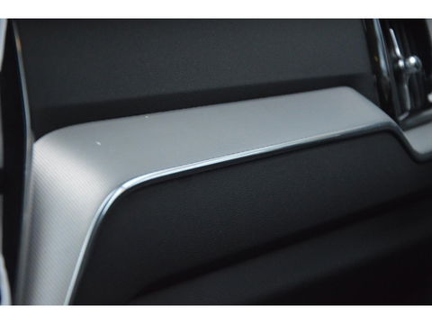 Volvo XC60 T6 Hybride Plus Dark Long Range | Camera | Stoel + Stuur Verwarming | Panormadak | BLIS |