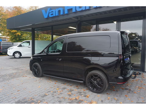 Volkswagen Caddy 2.0TDI 122PK DSG AUT Black Edition BPM VRIJ!! Apple Carplay, Camera, LED, 18" Velgen, Trekhaak C02
