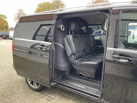Mercedes-Benz V-Klasse 250d 190pk automaat Lang L2H1 DC 5 persoons Avantgarde / vaste prijs rijklaar € 39.950 marge / lease vanaf € 652 / zwart leer / electrische schuifdeuren / zwart metallic / burmester