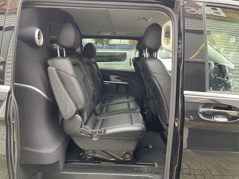 Mercedes-Benz V-Klasse 250d 190pk automaat Lang L2H1 DC 5 persoons Avantgarde / vaste prijs rijklaar € 39.950 marge / lease vanaf € 652 / zwart leer / electrische schuifdeuren / zwart metallic / burmester
