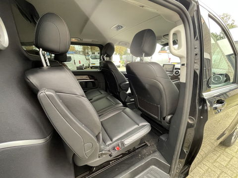 Mercedes-Benz V-Klasse 250d 190pk automaat Lang L2H1 DC 5 persoons Avantgarde / vaste prijs rijklaar € 39.950 marge / lease vanaf € 652 / zwart leer / electrische schuifdeuren / zwart metallic / burmester
