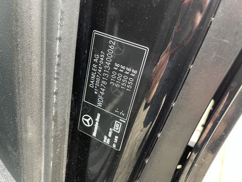 Mercedes-Benz V-Klasse 250d 190pk automaat Lang L2H1 DC 5 persoons Avantgarde / vaste prijs rijklaar € 39.950 marge / lease vanaf € 652 / zwart leer / electrische schuifdeuren / zwart metallic / burmester