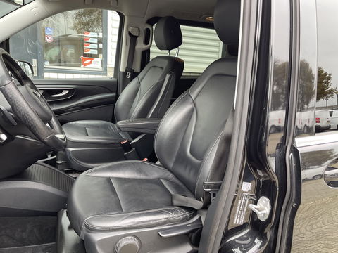 Mercedes-Benz V-Klasse 250d 190pk automaat Lang L2H1 DC 5 persoons Avantgarde / vaste prijs rijklaar € 39.950 marge / lease vanaf € 652 / zwart leer / electrische schuifdeuren / zwart metallic / burmester