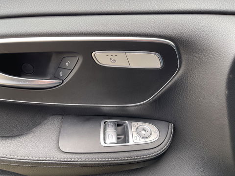 Mercedes-Benz V-Klasse 250d 190pk automaat Lang L2H1 DC 5 persoons Avantgarde / vaste prijs rijklaar € 39.950 marge / lease vanaf € 652 / zwart leer / electrische schuifdeuren / zwart metallic / burmester