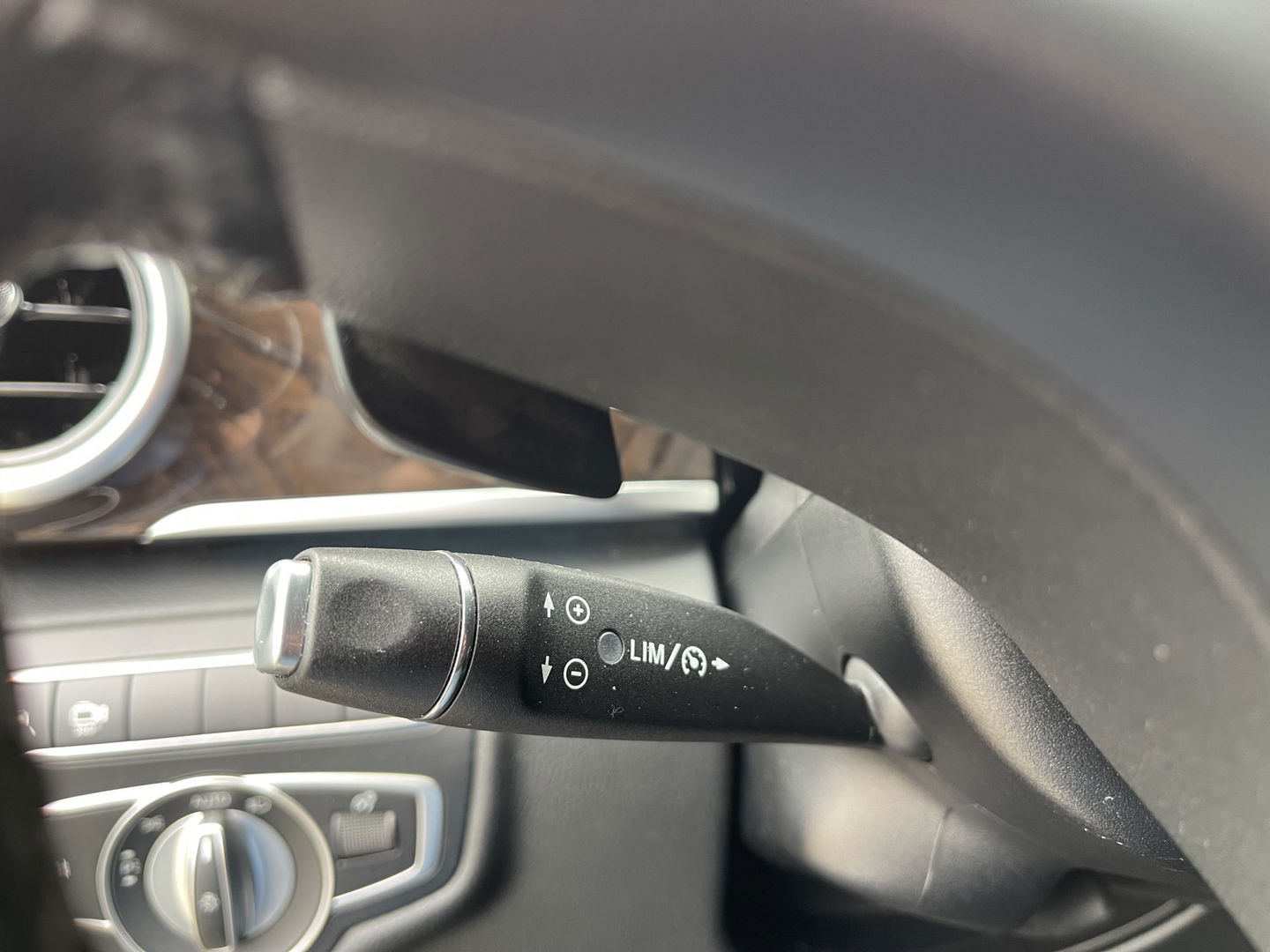 Mercedes-Benz V-Klasse 250d 190pk automaat Lang L2H1 DC 5 persoons Avantgarde / vaste prijs rijklaar € 39.950 marge / lease vanaf € 652 / zwart leer / electrische schuifdeuren / zwart metallic / burmester