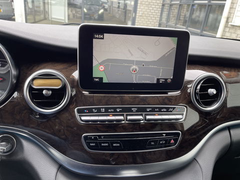 Mercedes-Benz V-Klasse 250d 190pk automaat Lang L2H1 DC 5 persoons Avantgarde / vaste prijs rijklaar € 39.950 marge / lease vanaf € 652 / zwart leer / electrische schuifdeuren / zwart metallic / burmester