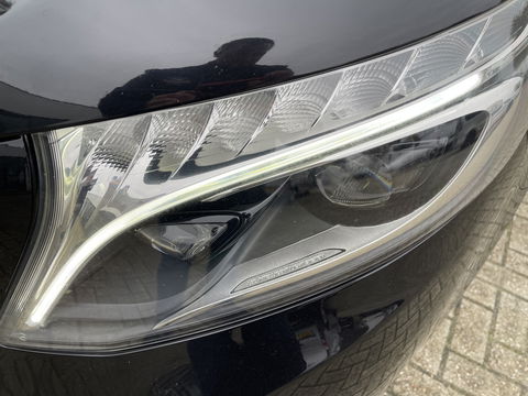 Mercedes-Benz V-Klasse 250d 190pk automaat Lang L2H1 DC 5 persoons Avantgarde / vaste prijs rijklaar € 39.950 marge / lease vanaf € 652 / zwart leer / electrische schuifdeuren / zwart metallic / burmester