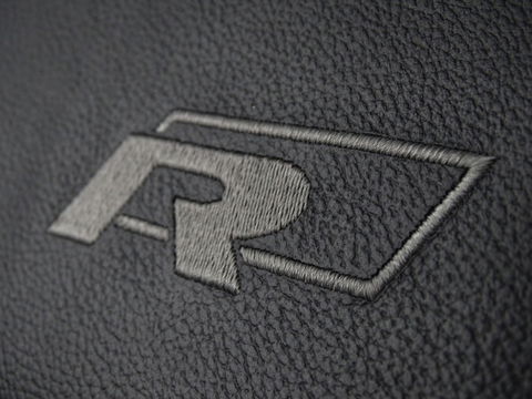 Volkswagen Tiguan 1.5 TSI 150PK automaat / Highline / R-line / LED *NAP*