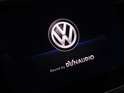 Volkswagen Tiguan 1.5 TSI 150PK automaat / Highline / R-line / LED *NAP*