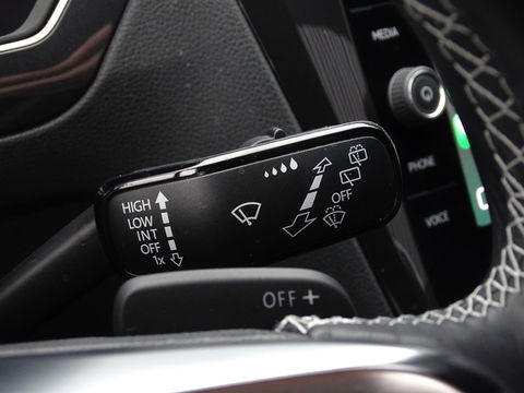 Volkswagen Tiguan 1.5 TSI 150PK automaat / Highline / R-line / LED *NAP*