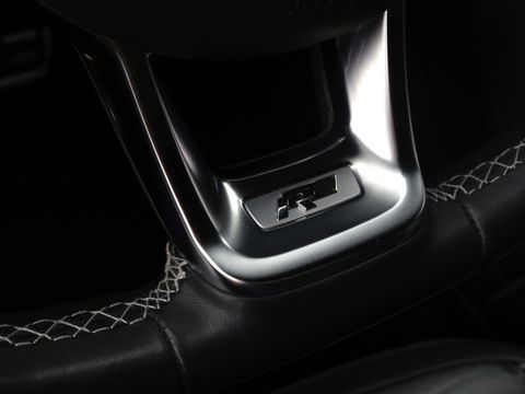 Volkswagen Tiguan 1.5 TSI 150PK automaat / Highline / R-line / LED *NAP*