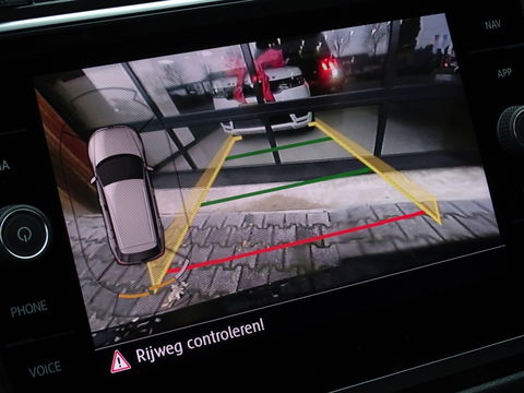 Volkswagen Tiguan 1.5 TSI 150PK automaat / Highline / R-line / LED *NAP*