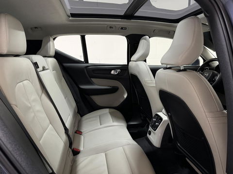 Volvo XC40 1.5 T4 Recharge Inscription Pano Leer Carplay Camera