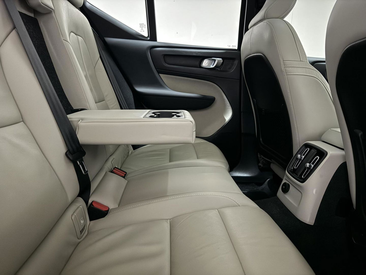 Volvo XC40 1.5 T4 Recharge Inscription Pano Leer Carplay Camera