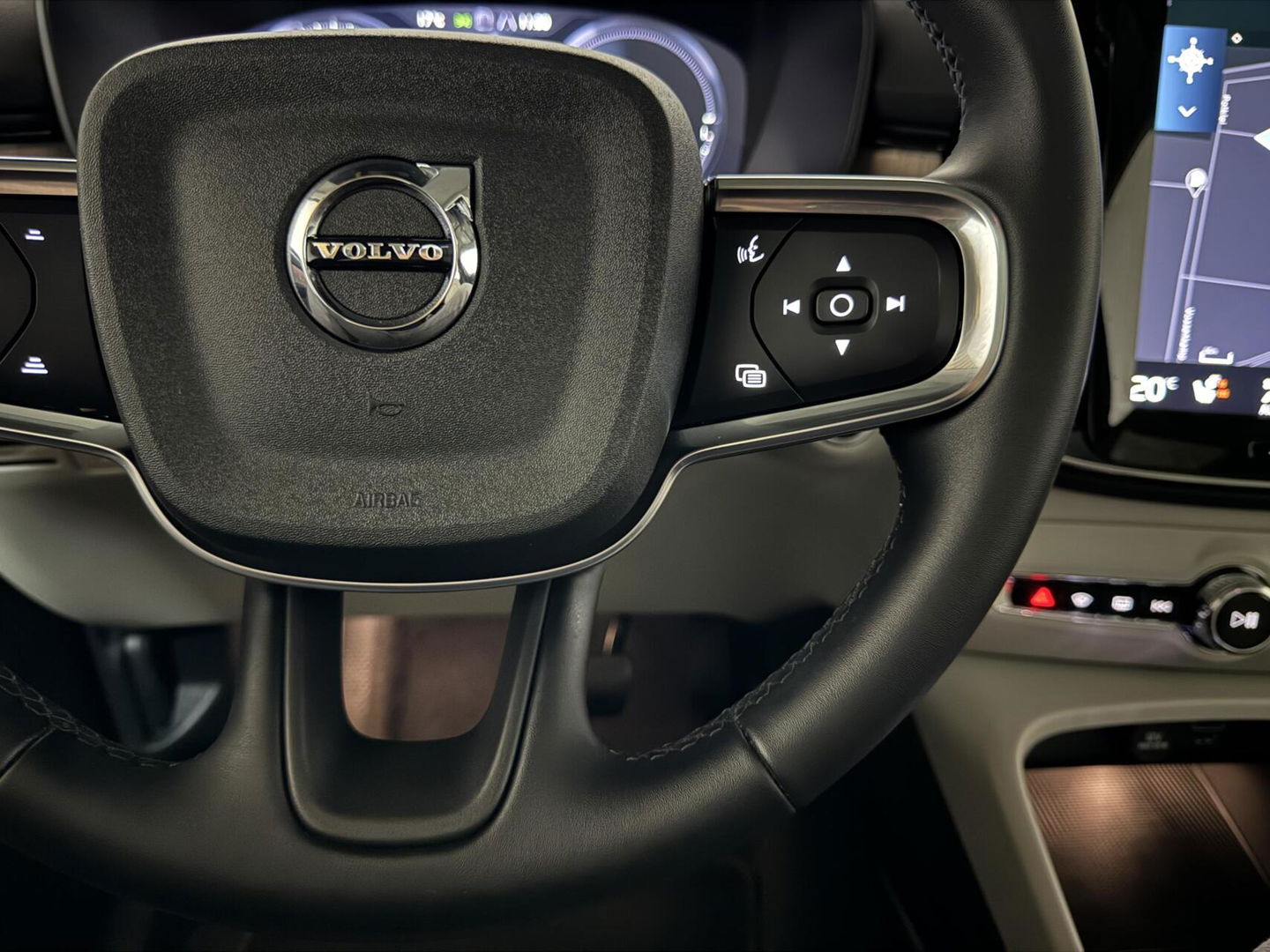 Volvo XC40 1.5 T4 Recharge Inscription Pano Leer Carplay Camera