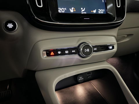 Volvo XC40 1.5 T4 Recharge Inscription Pano Leer Carplay Camera