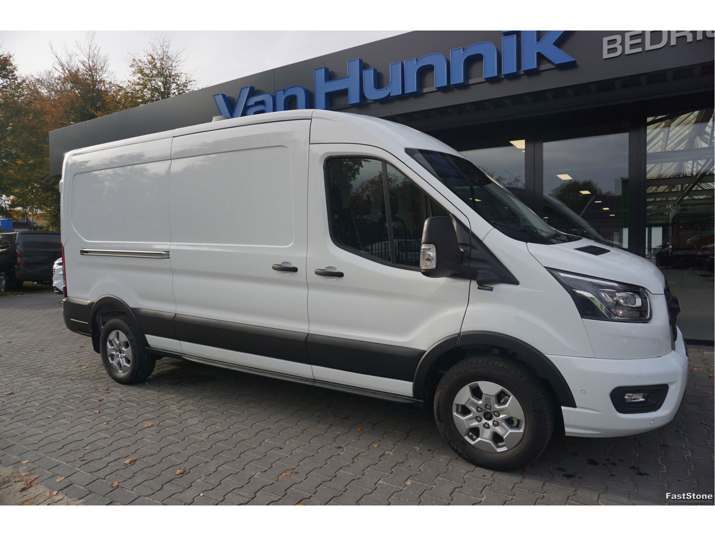 Ford Transit 350L L3H2 Limited AUT-10 RWD 165PK BPM VRIJ Navi, Adap. Cruise, 360° Cam, 3.5T Trekhaak!! NR. A188