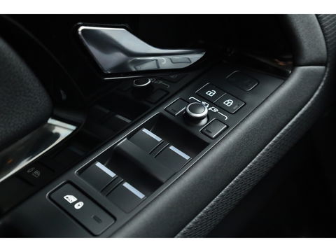 Land Rover Range Rover Evoque 1.5 P300e AWD S | Afn. Trekhaak | 20'' | 360cam | Stoel- Stuurverw. | Dodehoekdet. | Apple CarPlay