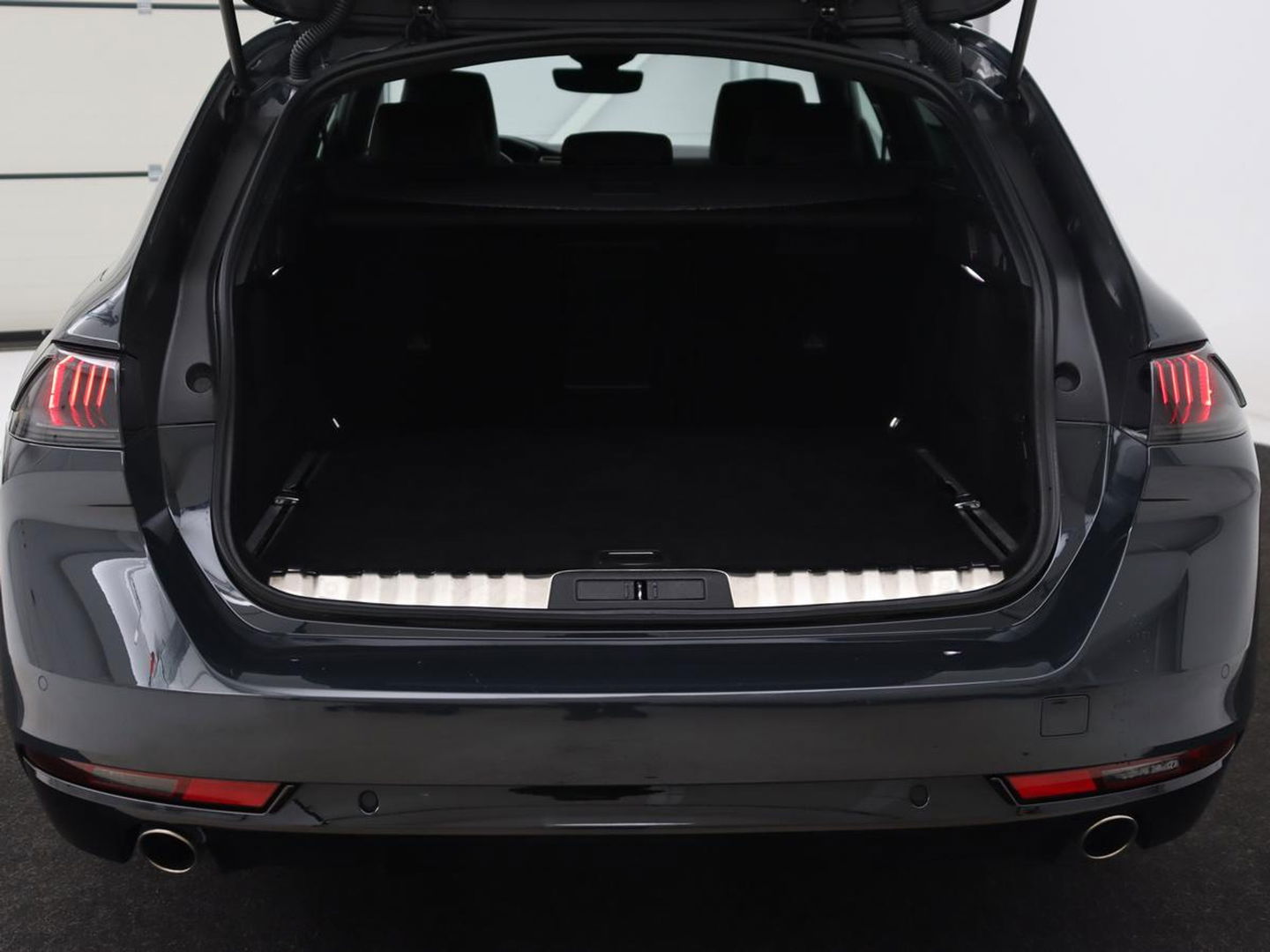 Peugeot 508 1.6 HYbrid GT | Stoelverwarming | Adaptive cruise | Camera | Carplay | Half leder | Keyless | Navigatie | Full LED | Sfeerverlichting | Digital Cockpit | PHEV | Plug In