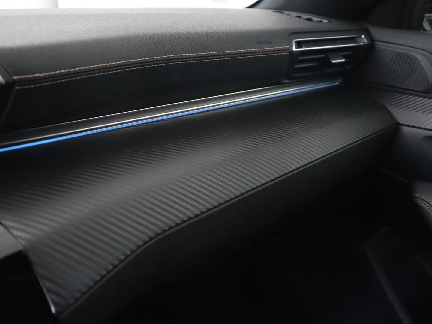 Peugeot 508 1.6 HYbrid GT | Stoelverwarming | Adaptive cruise | Camera | Carplay | Half leder | Keyless | Navigatie | Full LED | Sfeerverlichting | Digital Cockpit | PHEV | Plug In