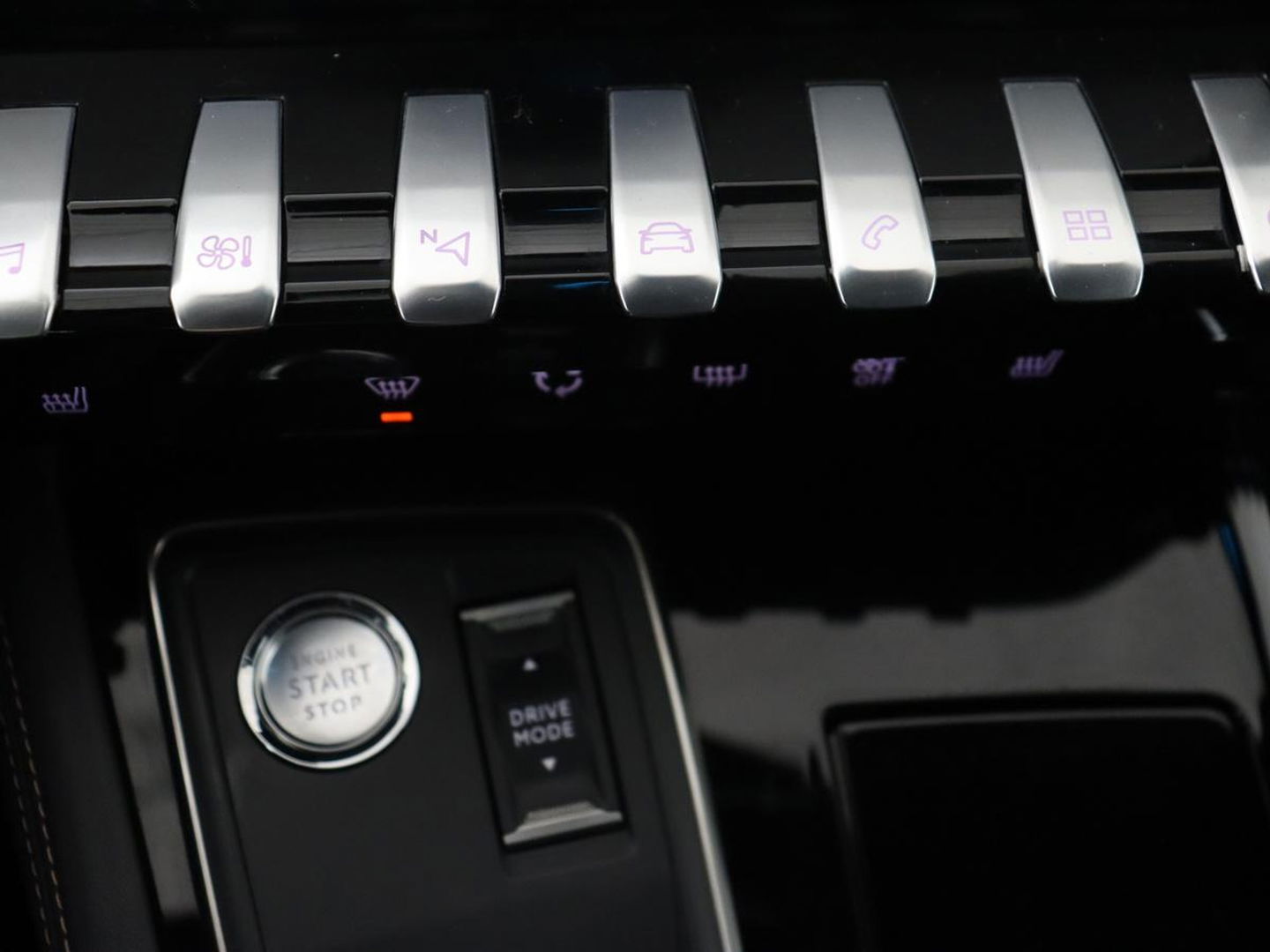 Peugeot 508 1.6 HYbrid GT | Stoelverwarming | Adaptive cruise | Camera | Carplay | Half leder | Keyless | Navigatie | Full LED | Sfeerverlichting | Digital Cockpit | PHEV | Plug In