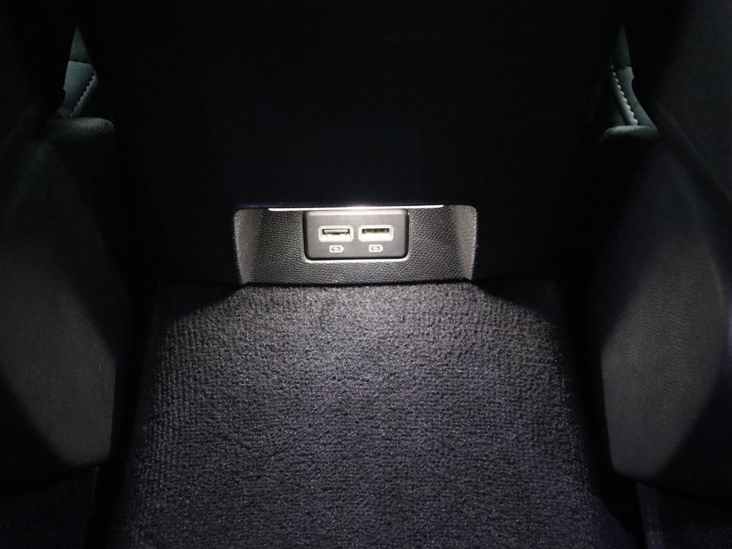 Peugeot 508 1.6 HYbrid GT | Stoelverwarming | Adaptive cruise | Camera | Carplay | Half leder | Keyless | Navigatie | Full LED | Sfeerverlichting | Digital Cockpit | PHEV | Plug In